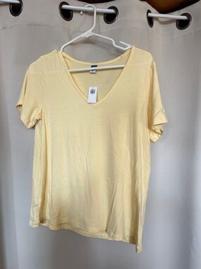 Old Navy - V-Neck Luxe Short Sleeve Tee - Light Yellow